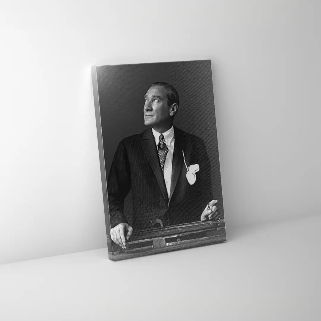 Aydınlık Yarınlara Bakış Mustafa Kemal Atatürk Kanvas Tablo